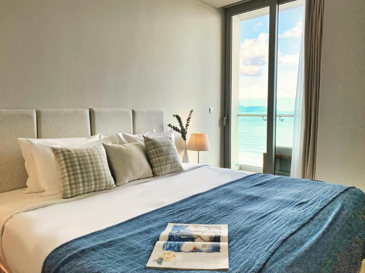 Stunning Apartments Across My Khe Beach ! Rooftop Pool & Gym Da Nang Dış mekan fotoğraf