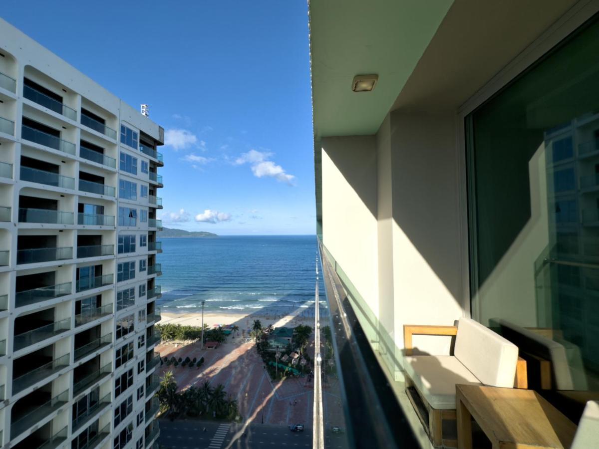 Stunning Apartments Across My Khe Beach ! Rooftop Pool & Gym Da Nang Dış mekan fotoğraf