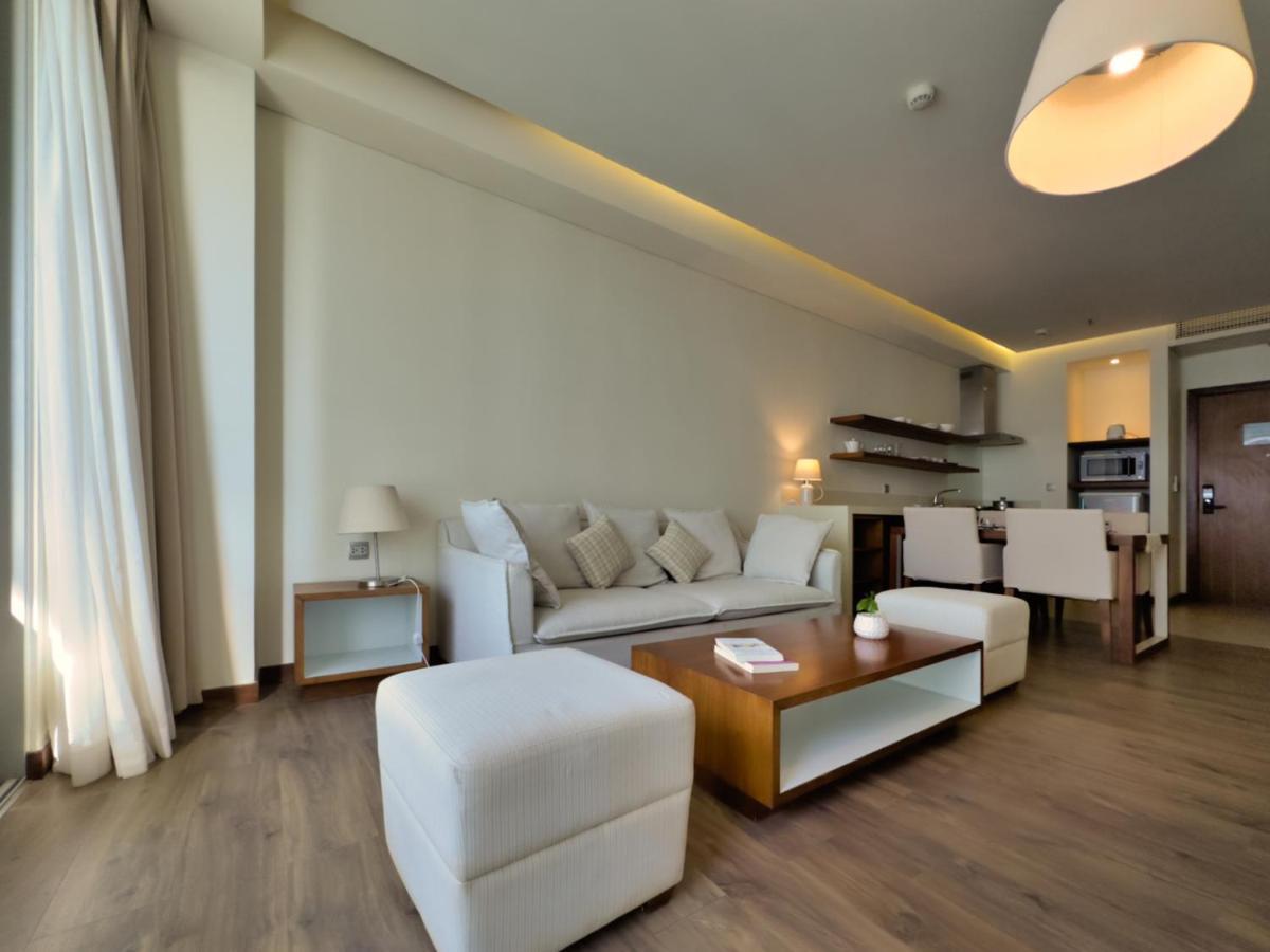Stunning Apartments Across My Khe Beach ! Rooftop Pool & Gym Da Nang Dış mekan fotoğraf