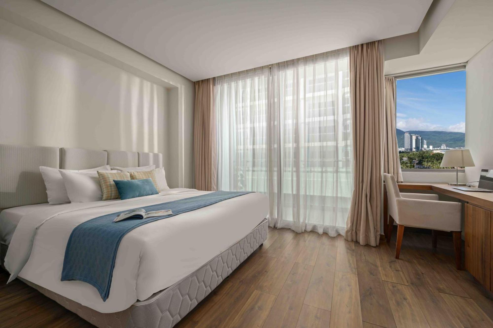 Stunning Apartments Across My Khe Beach ! Rooftop Pool & Gym Da Nang Dış mekan fotoğraf